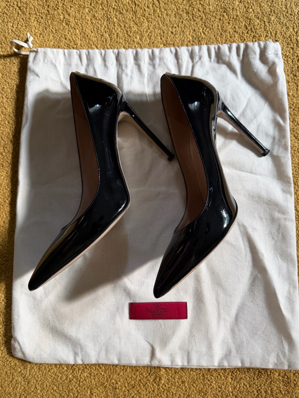 Valentino Garavani Black Patent Single Rockstud Pumps Heels